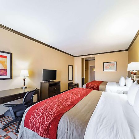 לובוק Quality Inn & Suites מראה חיצוני תמונה