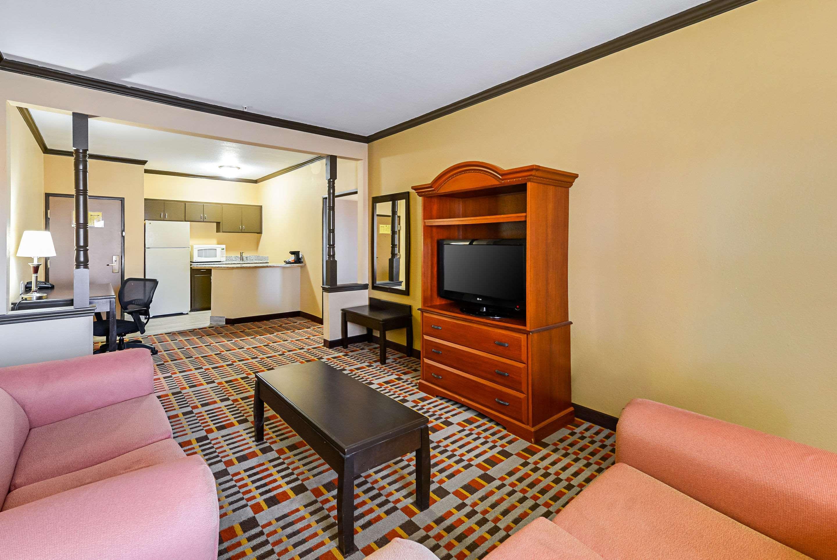 לובוק Quality Inn & Suites מראה חיצוני תמונה