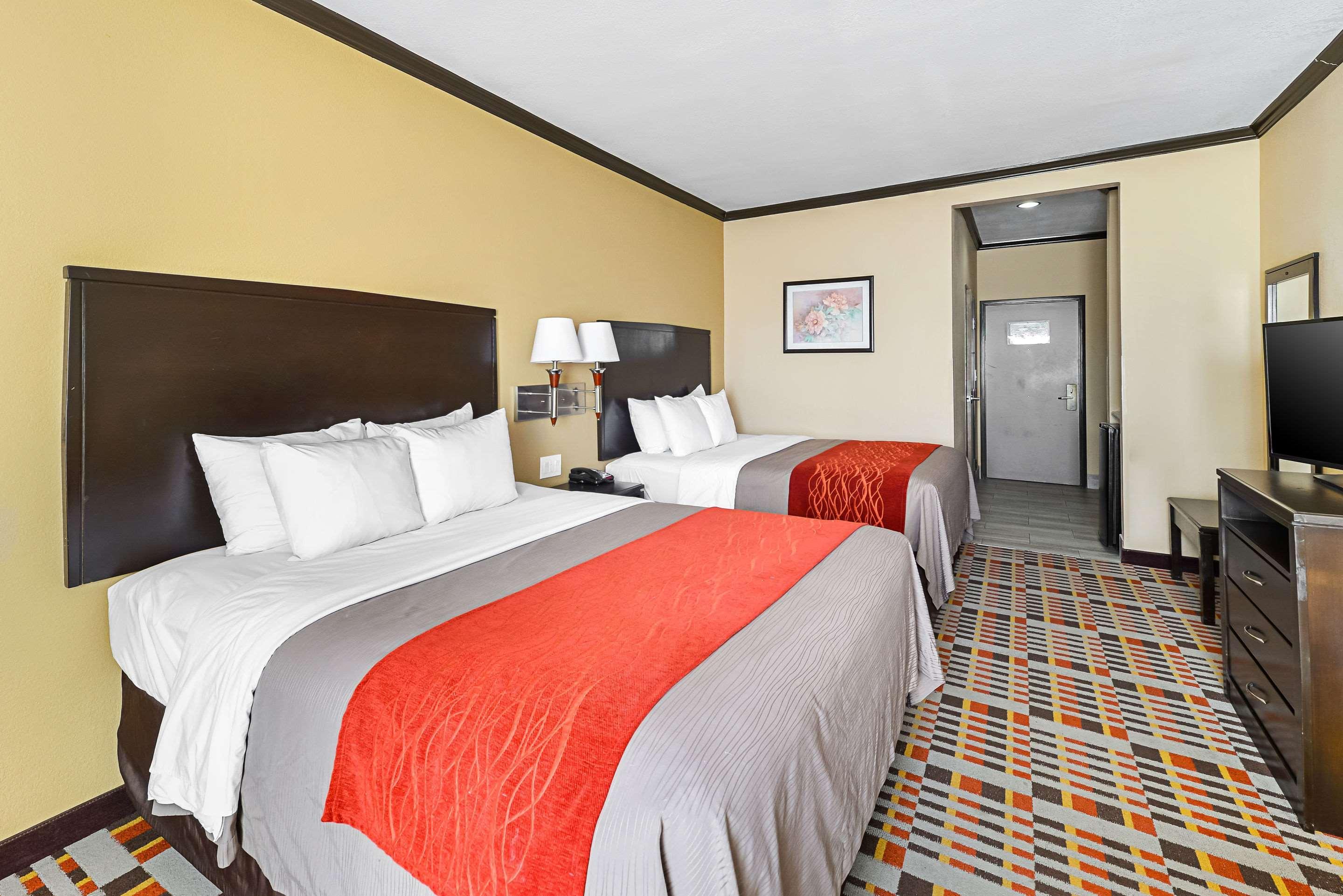לובוק Quality Inn & Suites מראה חיצוני תמונה