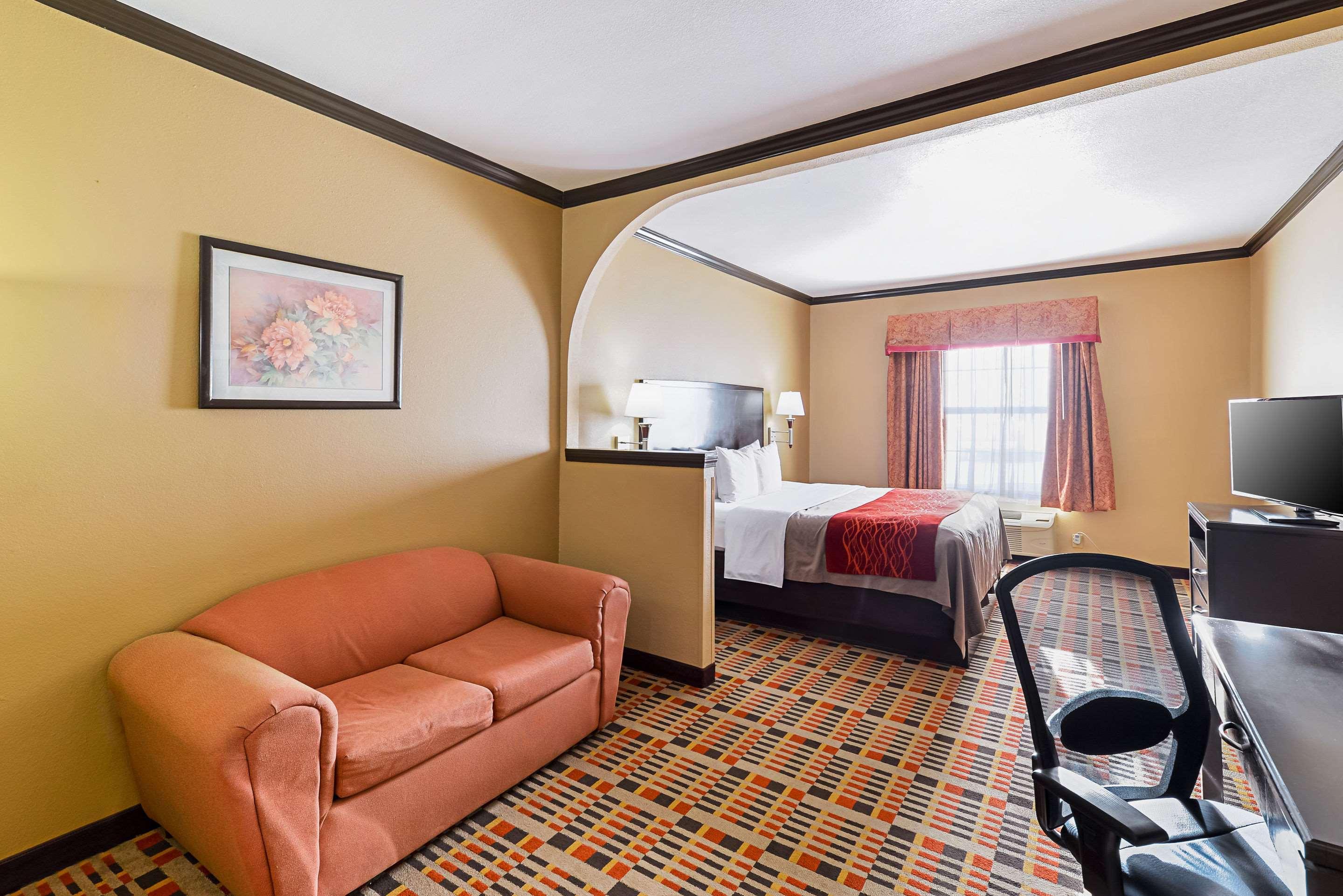 לובוק Quality Inn & Suites מראה חיצוני תמונה