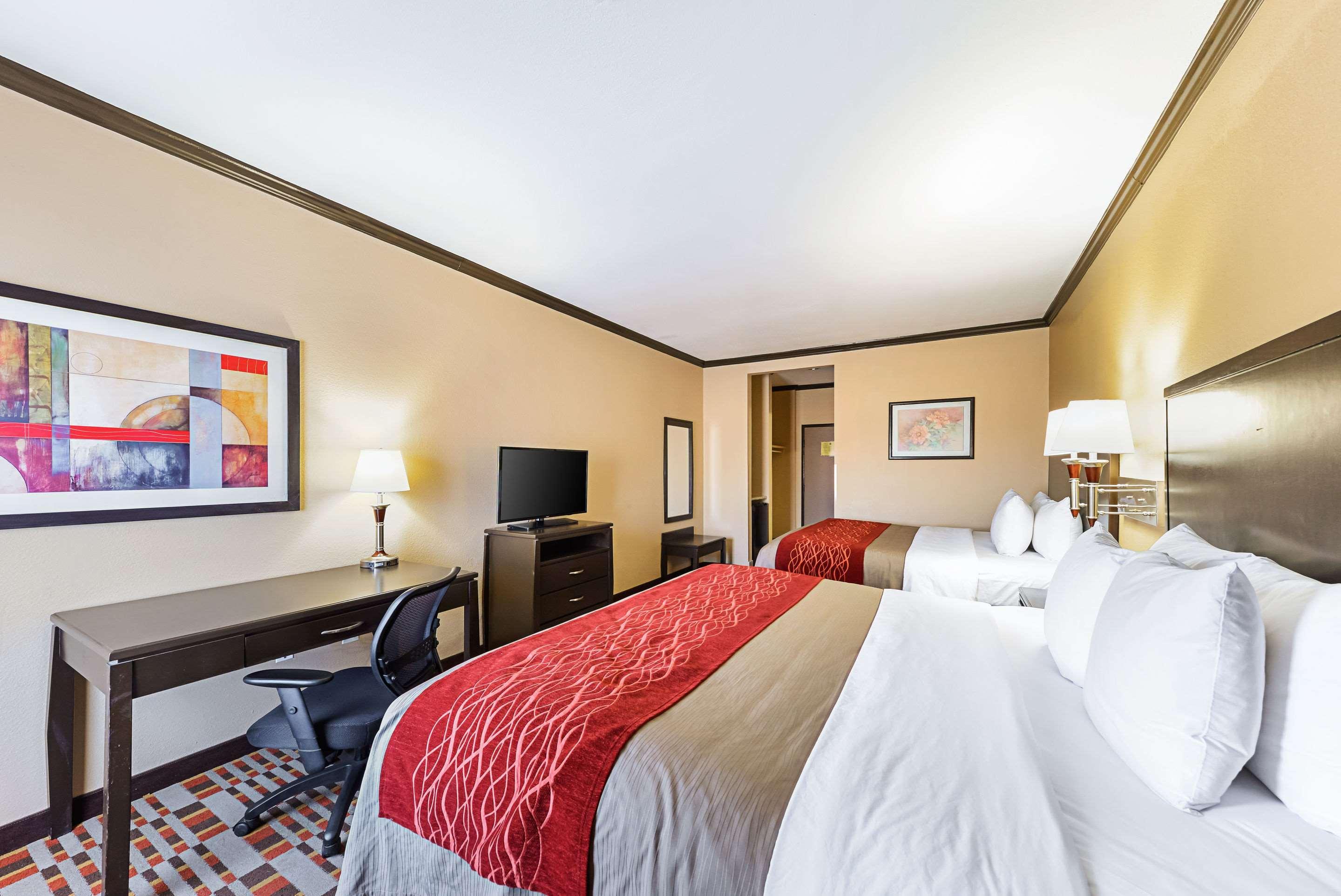 לובוק Quality Inn & Suites מראה חיצוני תמונה