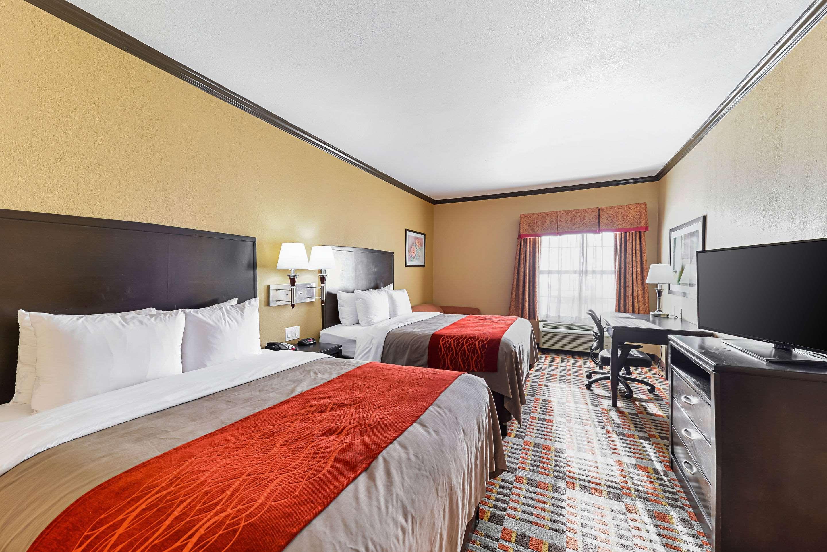 לובוק Quality Inn & Suites מראה חיצוני תמונה