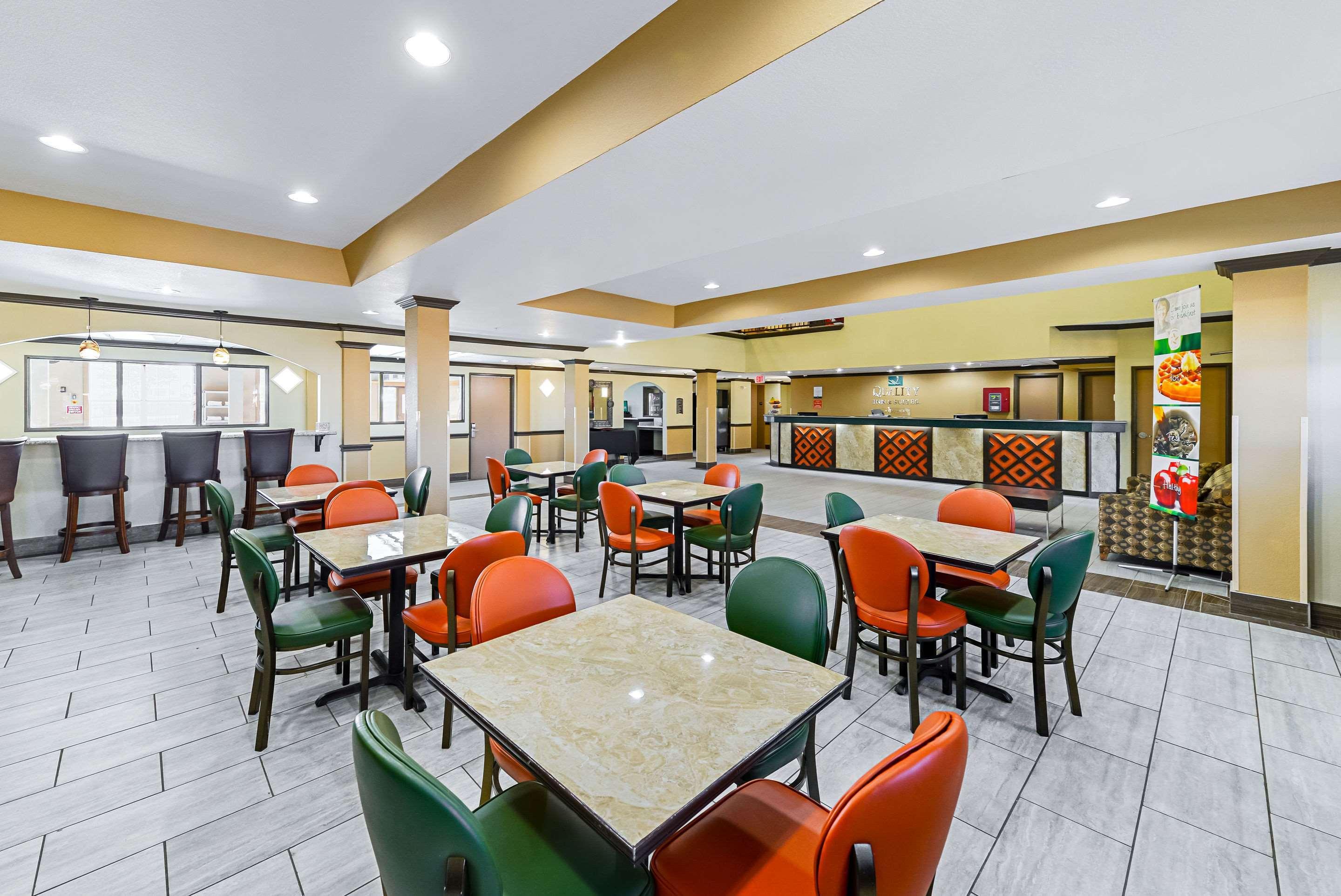 לובוק Quality Inn & Suites מראה חיצוני תמונה