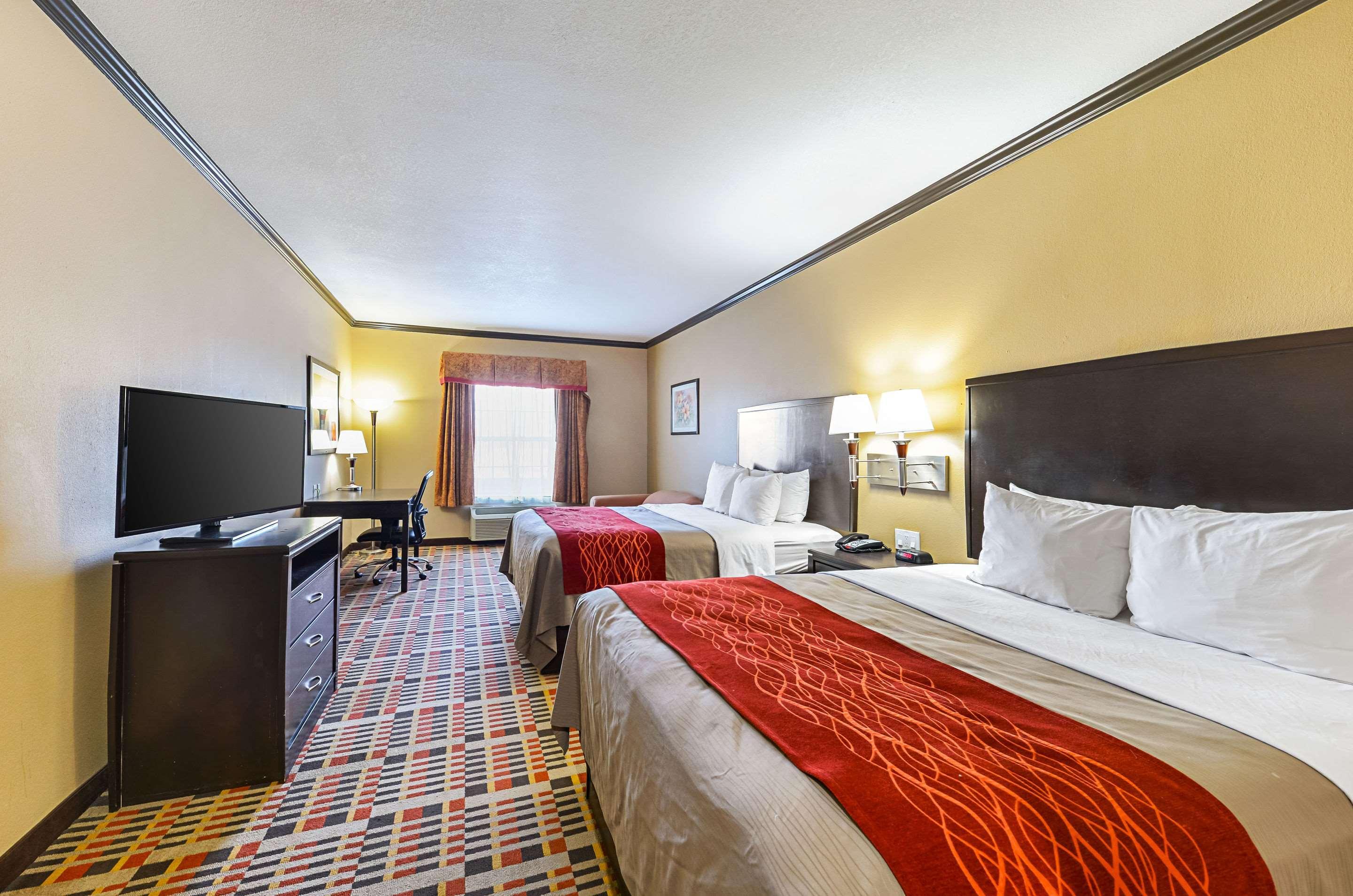 לובוק Quality Inn & Suites מראה חיצוני תמונה